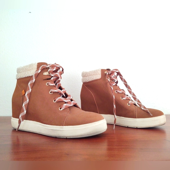 Dr. Scholl's Women's Madison Wedge Ankle Boot - Picture 1 of 6